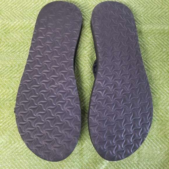Teva Olowahu Black Flip Flop Slip On Sandals Sz.7 - Picture 2 of 3